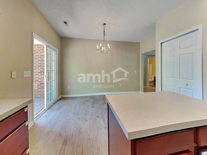 Building Photo - 202 Mare Ct