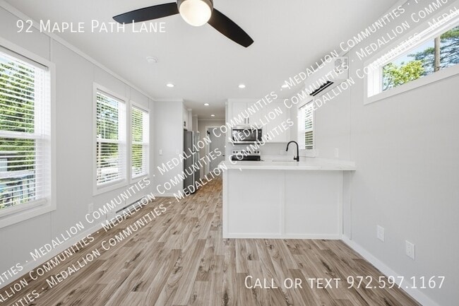 Building Photo - 92 Maple Path Ln