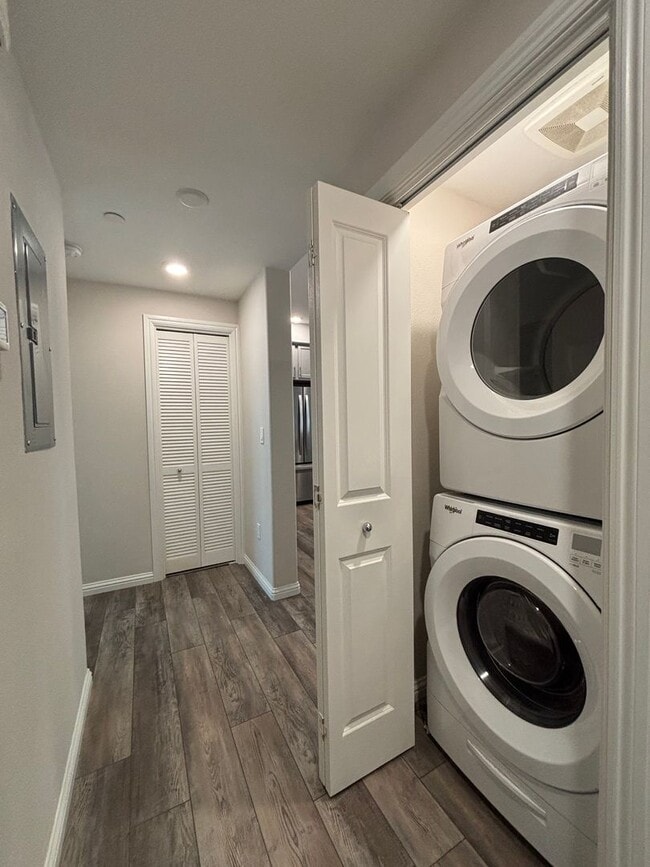 Building Photo - Move-In Ready - New Build 2 Bed / 2 Bath Condo in Milpitas