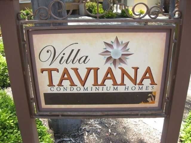 Building Photo - RB Luxury 2 Br Townhome 2 car spots Laundry $3190 TEXT 760-715-5861