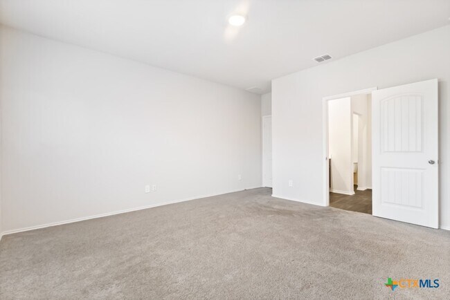 Building Photo - 840 Nodding Nixie