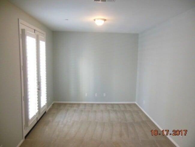 Building Photo - 3BD 2.5BA 2CAR Garage