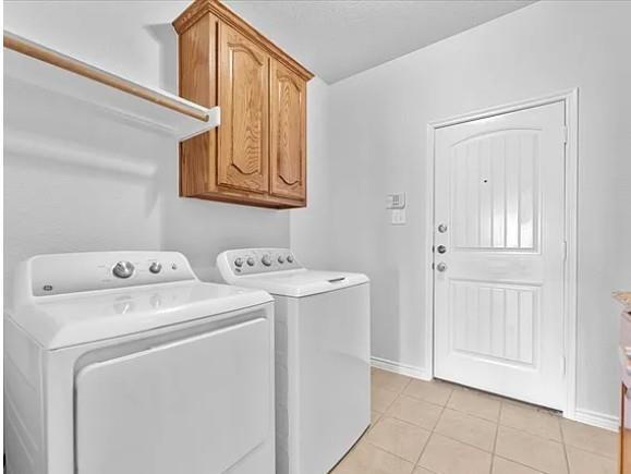 Building Photo - 8401 Hitching Tr