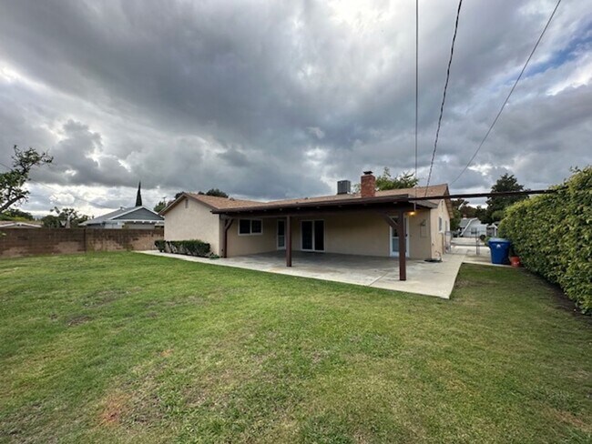 Building Photo - Stunning 5 bedroom tree lined cul-de-sac street in West Hills