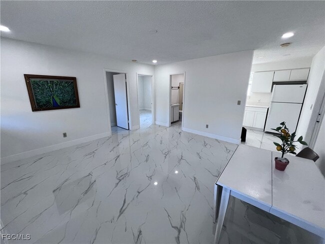 Building Photo - 3921 Fort Denaud Rd