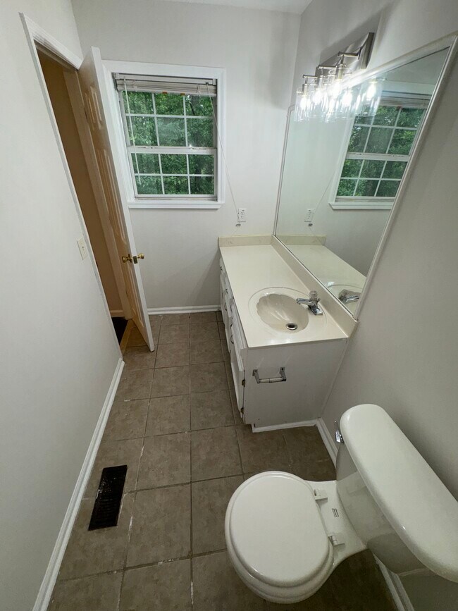 Building Photo - 1116 Windgate Cir NW
