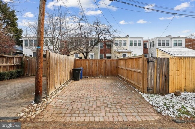 Building Photo - 118 N Peyton St