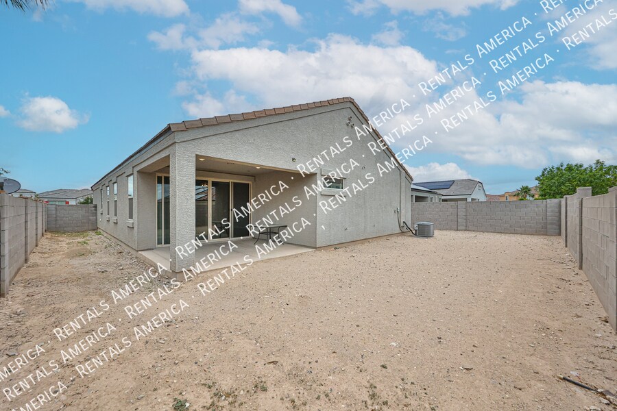 Building Photo - 30041 W Earll Dr