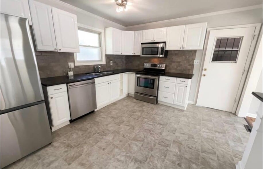 Building Photo - 2890 Jerome Rd