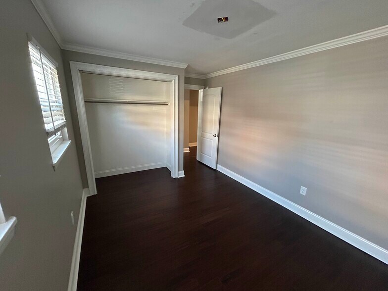 Building Photo - 4054 Howley St