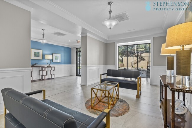 Building Photo - 1825 St Julian Pl