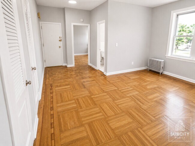 Building Photo - 383 Clifton Ave