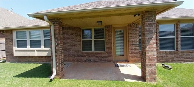 Building Photo - 2304 NW 154th St