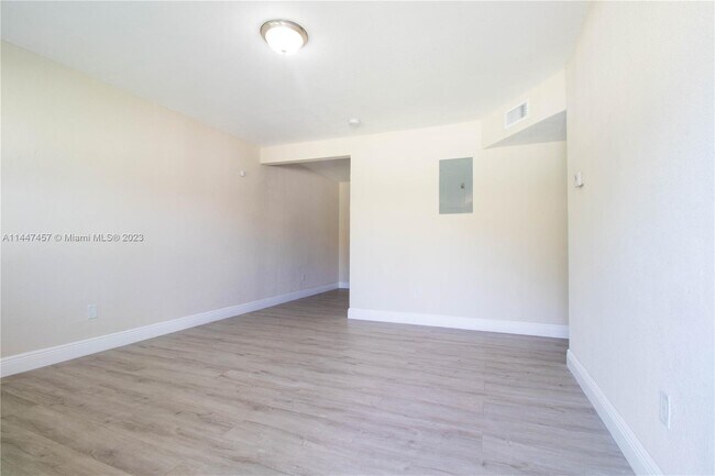 Building Photo - 429 NW 9th Ave
