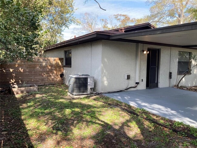 Building Photo - 2028 29th Ave N