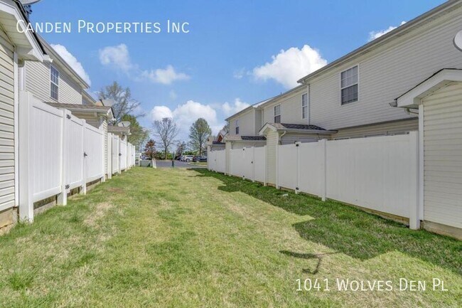 Building Photo - 1041 Wolves Den Pl