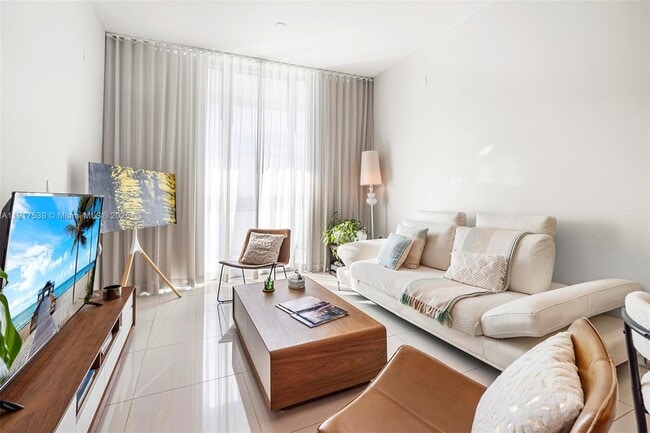 Primary Photo - 7930 East Dr