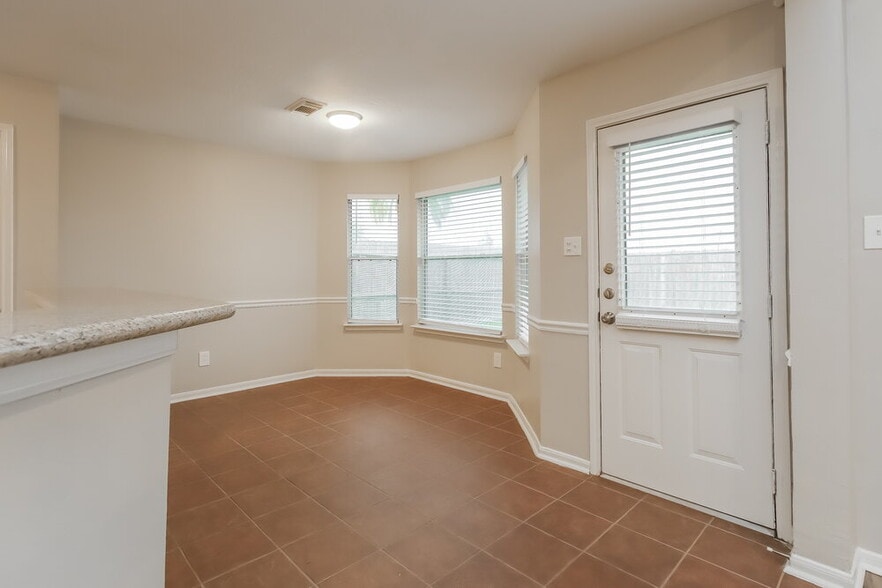 Building Photo - 302 Cedar Branch Dr