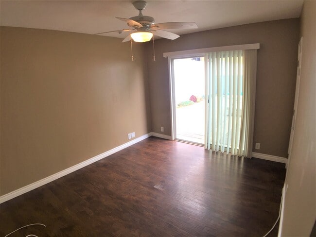 Building Photo - Spacious 4 Bed/2 Bath Spacious House for Lease in El Segundo