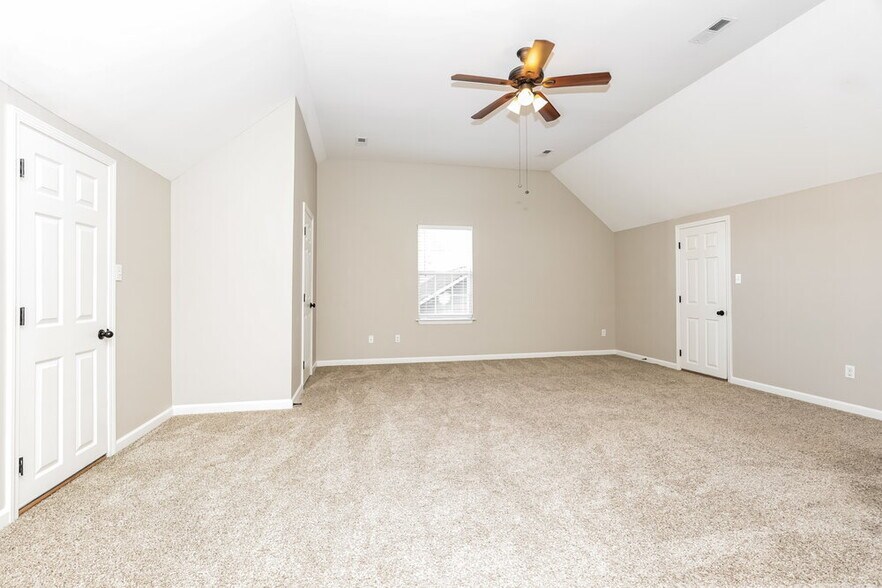 Building Photo - 2010 Slayton Dr