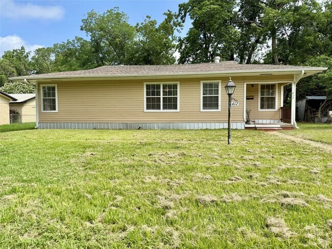 Building Photo - 417 Putman St