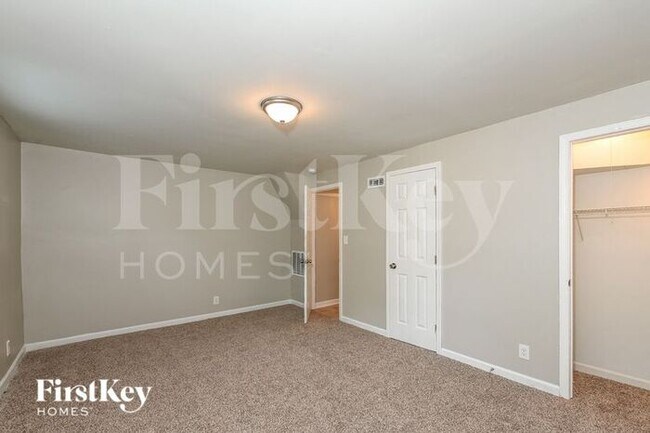 Building Photo - 1475 Greenwillow Dr