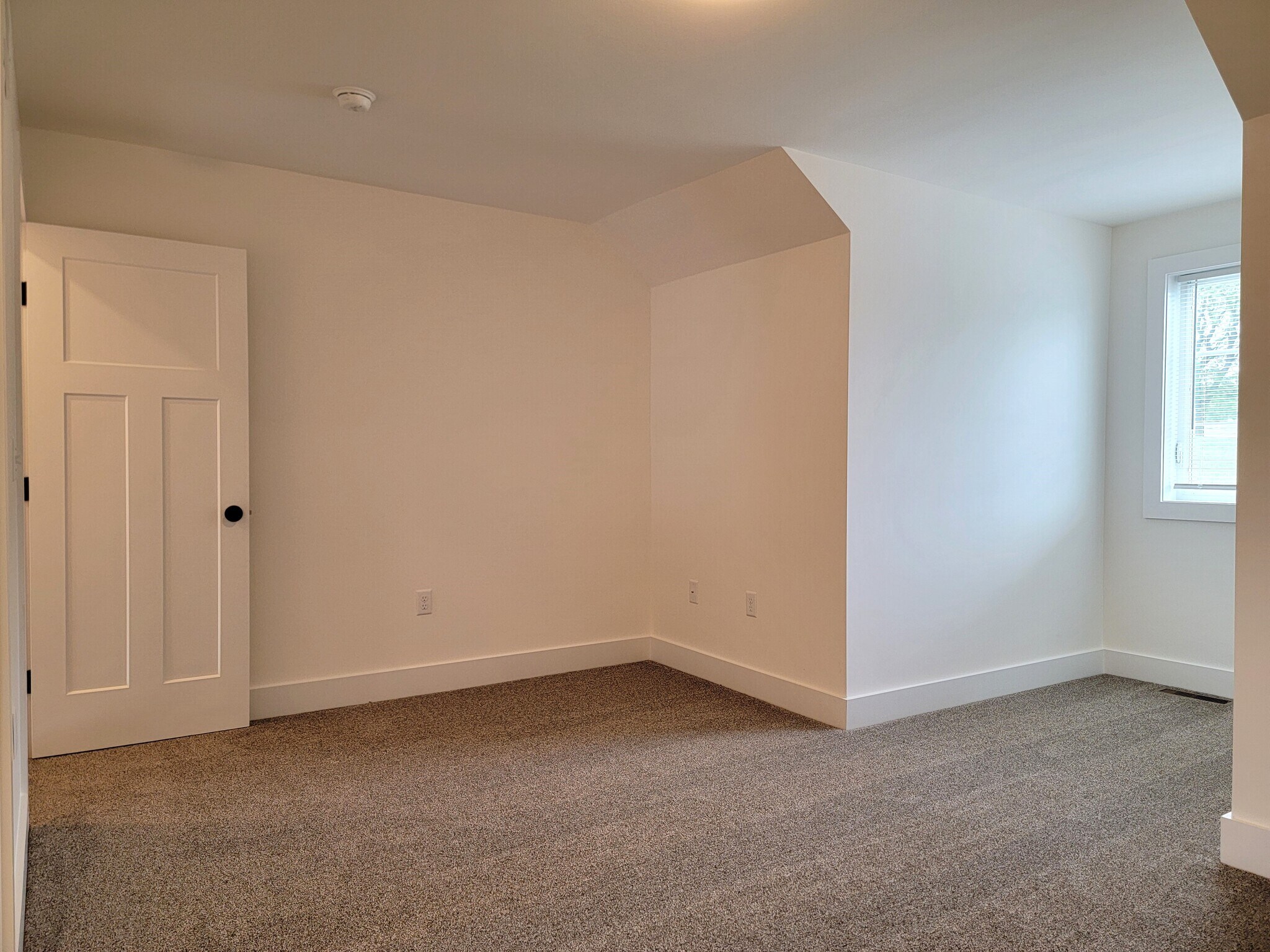 Building Photo - 17 Burk Ct