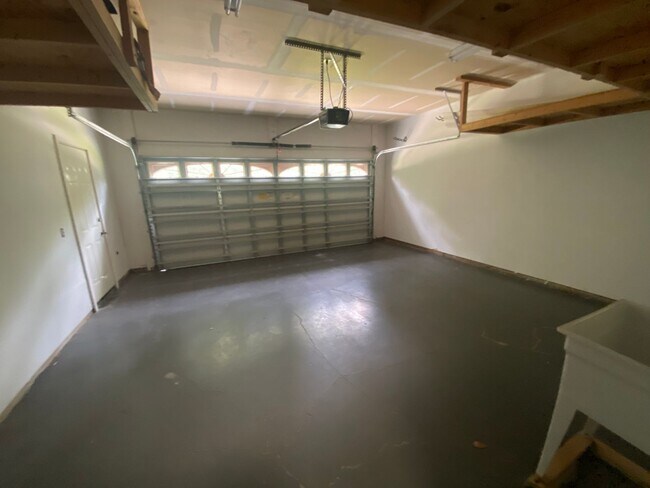Building Photo - LELAND - JACOBS RUN