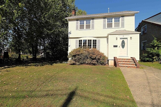 Building Photo - 14 Raydol Ave