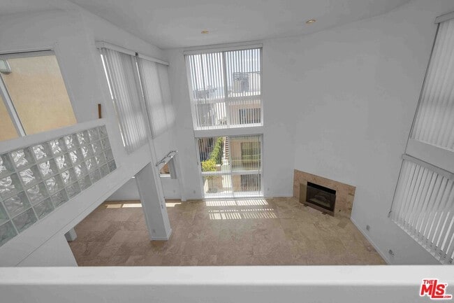 Building Photo - 15 63rd Ave