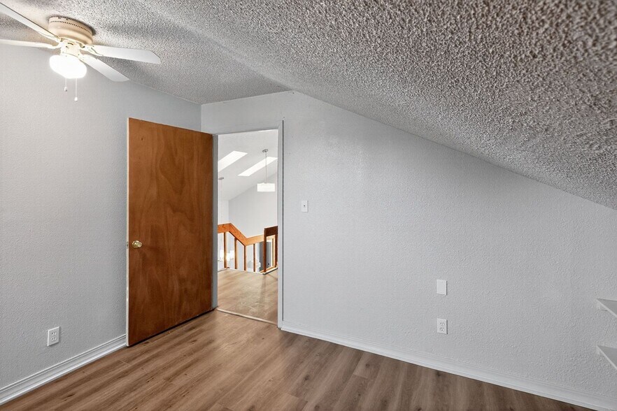 Building Photo - 606 N Miller St