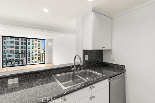 Building Photo - 10535 Wilshire Blvd