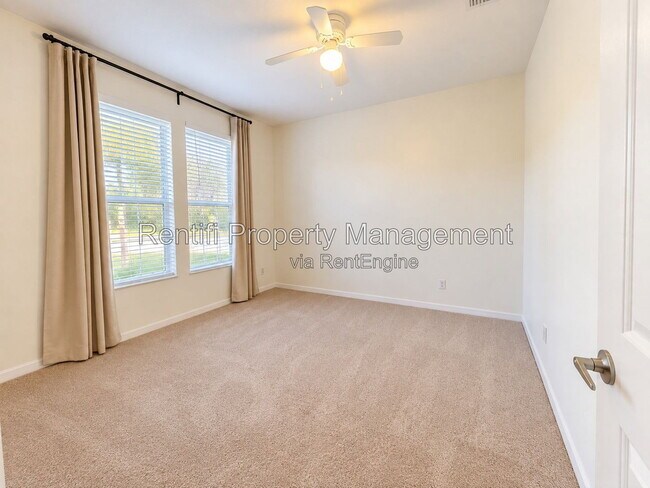 Building Photo - 304 Harry Ave N