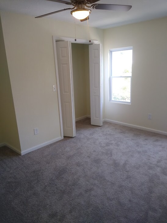 Building Photo - 907 Rugby St