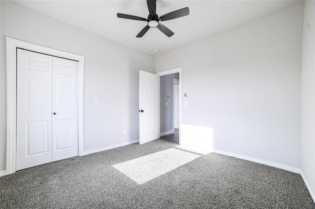 Building Photo - 4715 White Tail Ct