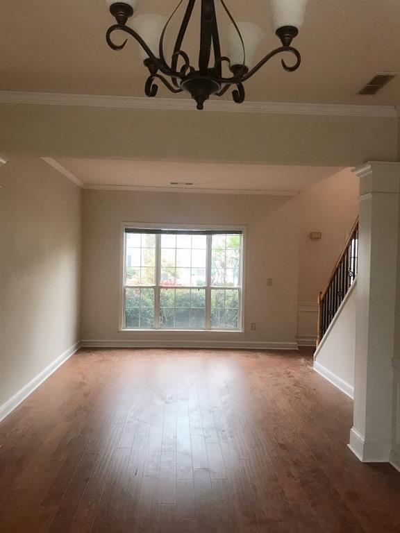 Building Photo - 1060 Lyndhurst Way