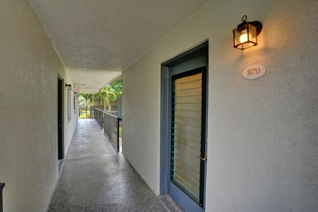 Building Photo - 15036 Ashland Ln