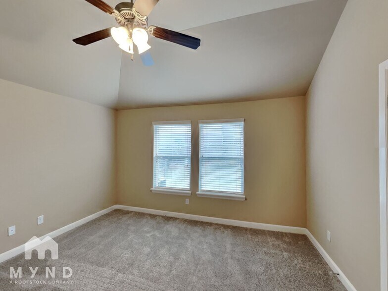 Building Photo - 1012 Merlin Dr