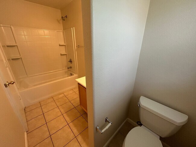 Building Photo - 18529 W Mariposa Dr