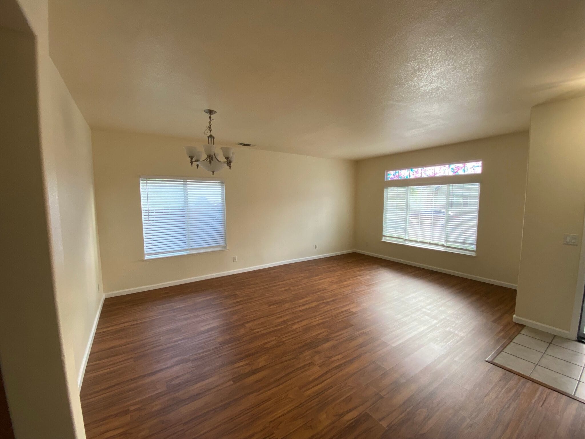 Building Photo - 686 Anna Dr