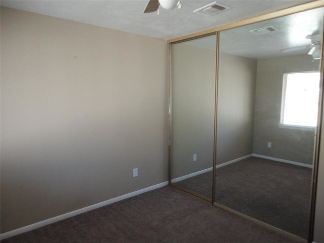 Building Photo - 5607 Golden Grove Dr