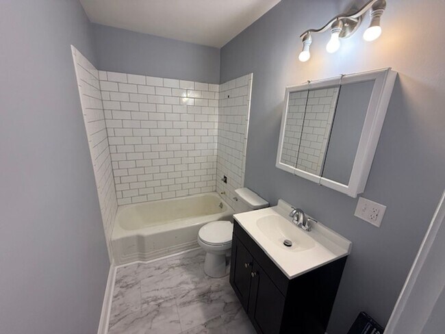 Building Photo - 809 Rose St