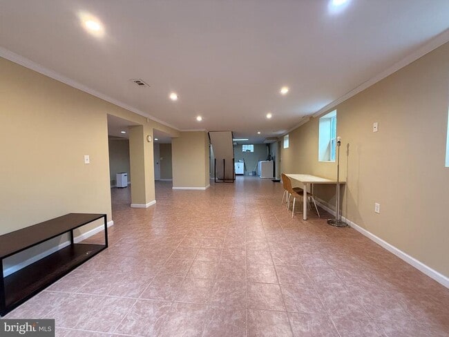 Building Photo - 9709 Saxony Rd