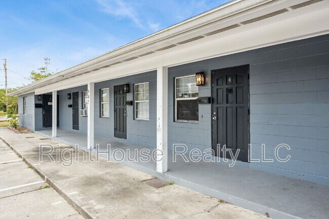 Building Photo - 907 Center Ave