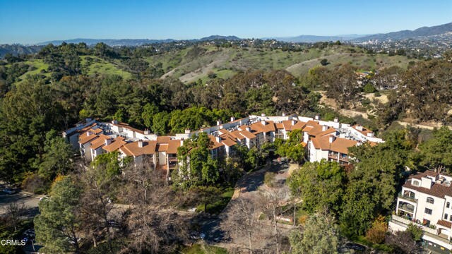 Building Photo - 4210 Vía Arbolada