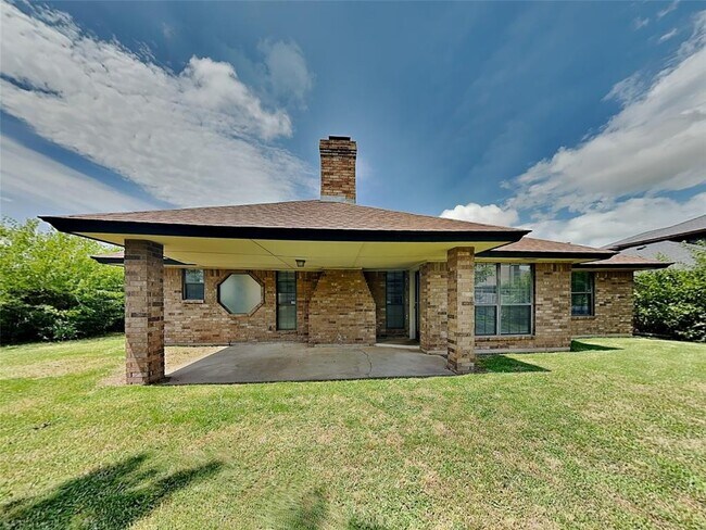 Building Photo - 5612 SE 85th St