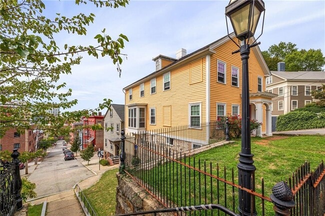 Building Photo - 34 Congdon St