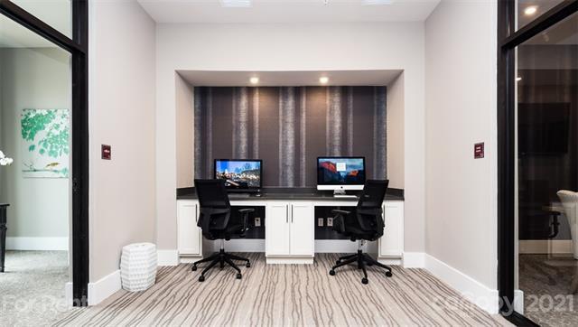 Building Photo - 9921 Holly Center Dr