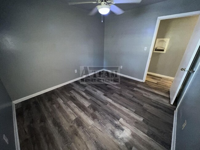 Building Photo - Updated 3 Bedroom 2 Bath Brick House in Tr...