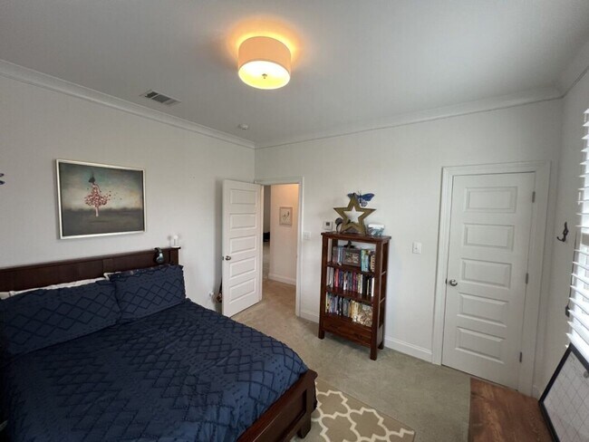 Building Photo - Luxury 4BR Home in Americana | 11 Ft Ceilings, Courtyard Living & Furnished Option